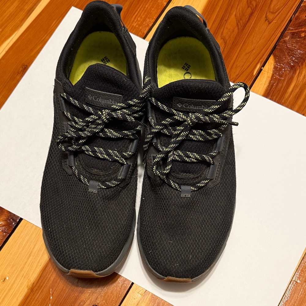 Columbia Men's Black Sneakers with Green Accents